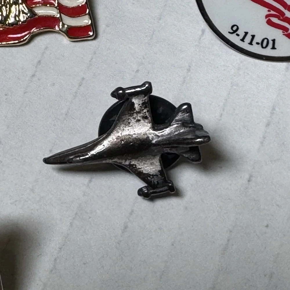 VTG Lapel Pins US Military MAGA NRA AIR FORCE FIDF WWP USA 9-11 Liberty Patriot+